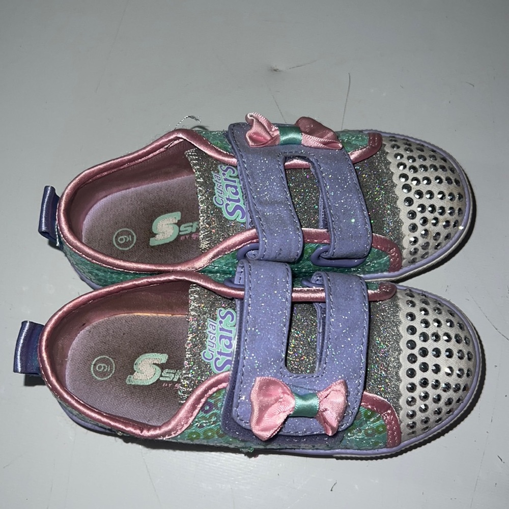 Tinkle toes Skechers